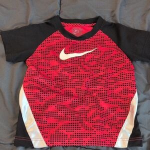 Boys Size 6 Nike Tee
